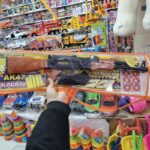 تفنگ اسباب بازی کلاشینکف مدل AK-47 دو کاره (تیر پرتابی و ترقه‌ای)